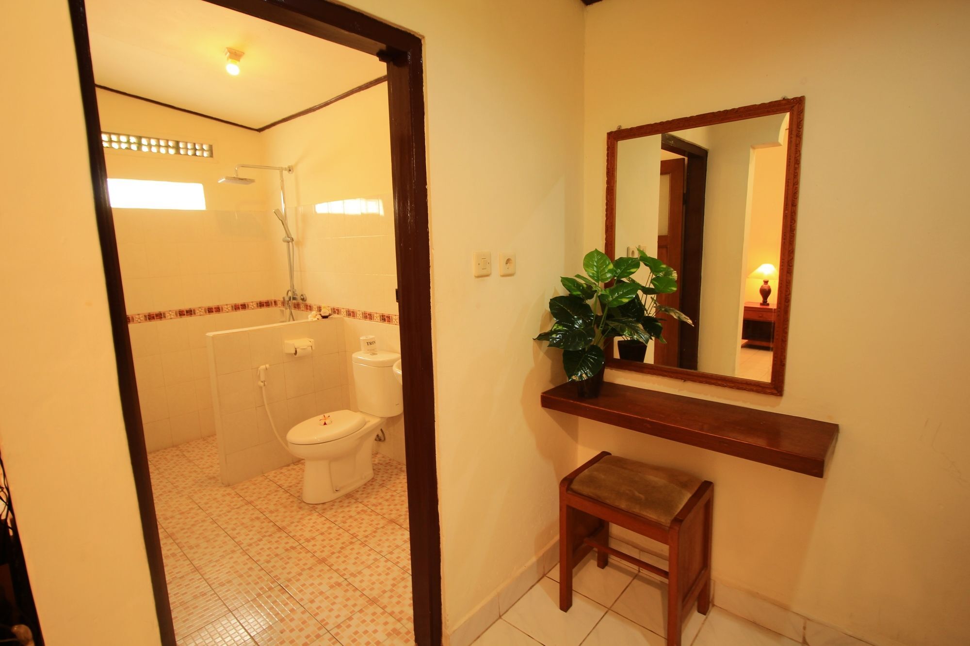 Lovina Beach Hotel Булеленг Экстерьер фото