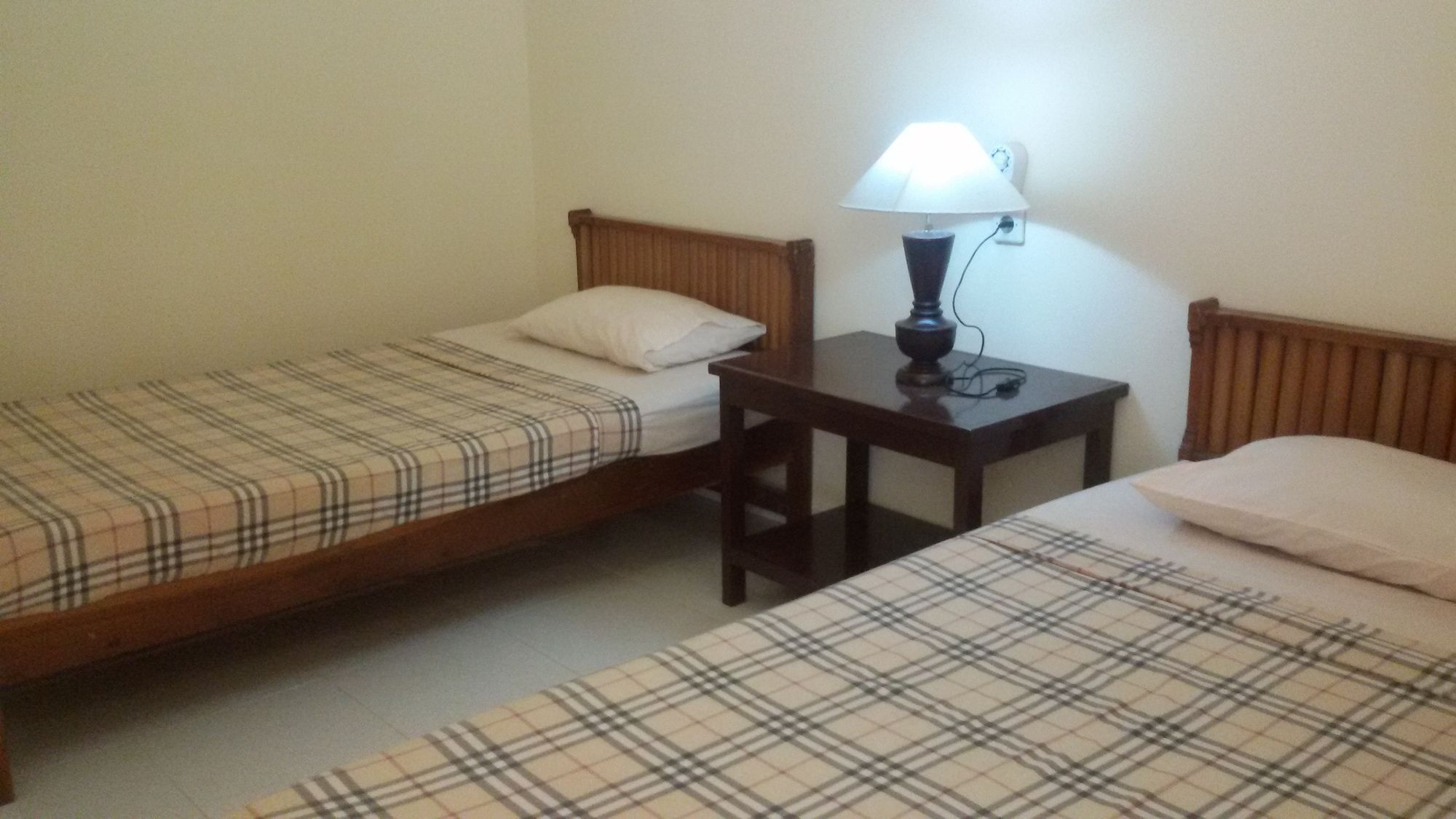Lovina Beach Hotel Булеленг Экстерьер фото