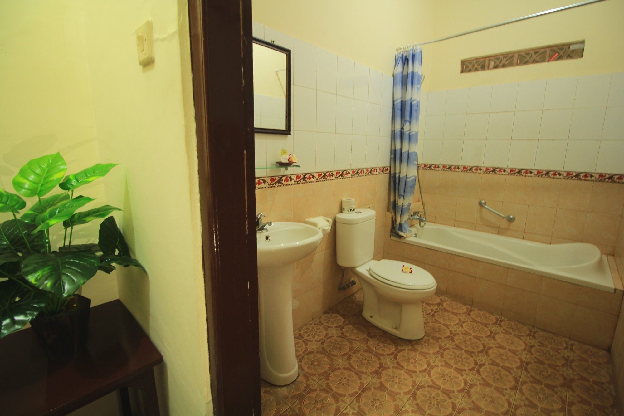 Lovina Beach Hotel Булеленг Экстерьер фото