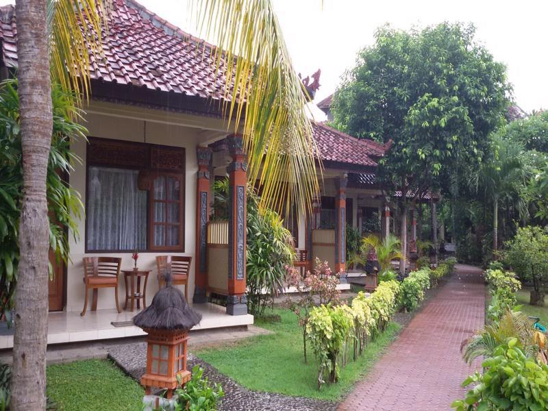 Lovina Beach Hotel Булеленг Экстерьер фото